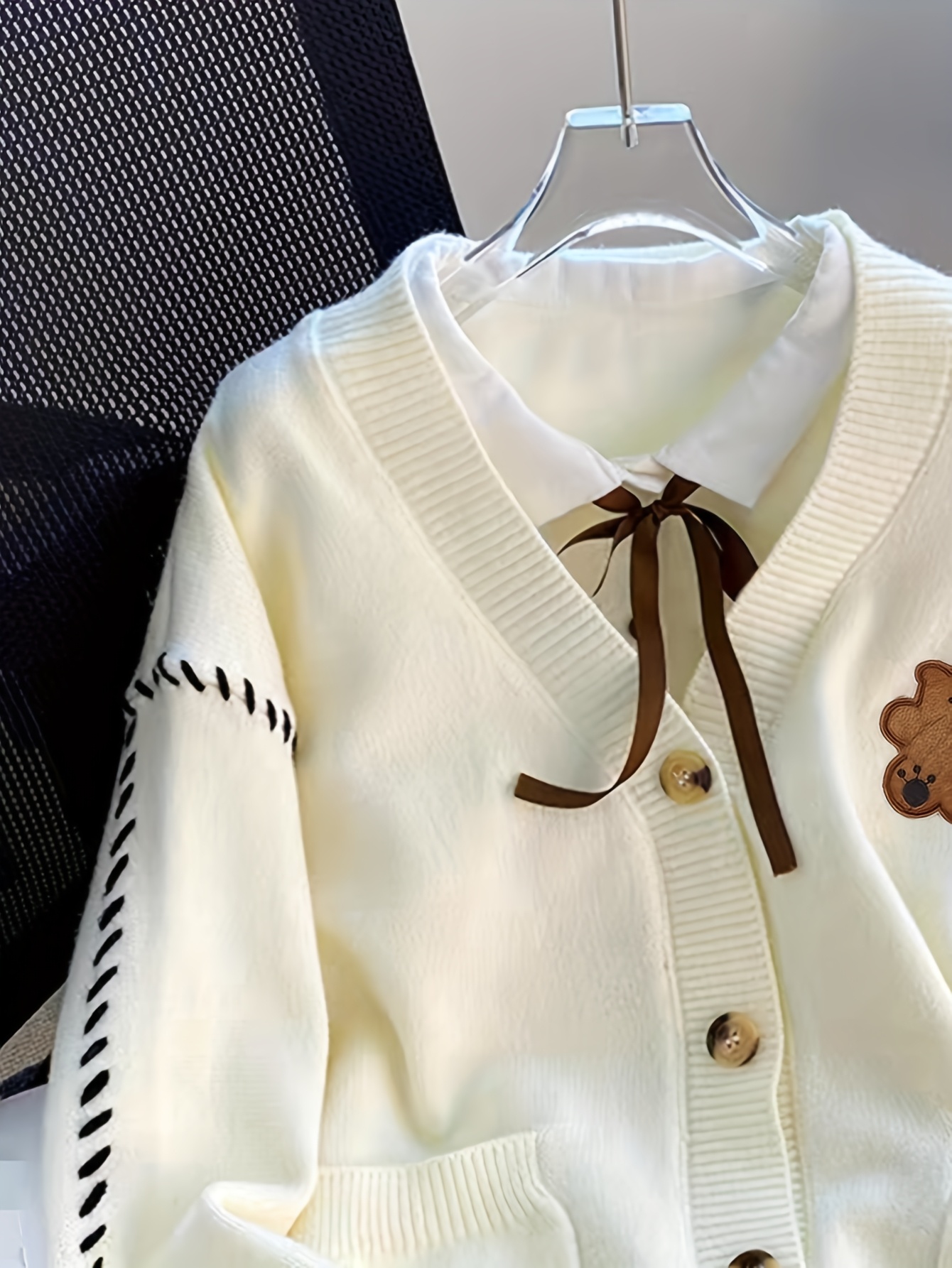 Ours brodé col en V tricot Cardigan femmes boutonné à manches longues pull avec poignets côtelés Preppy décontracté automne hiver tricots