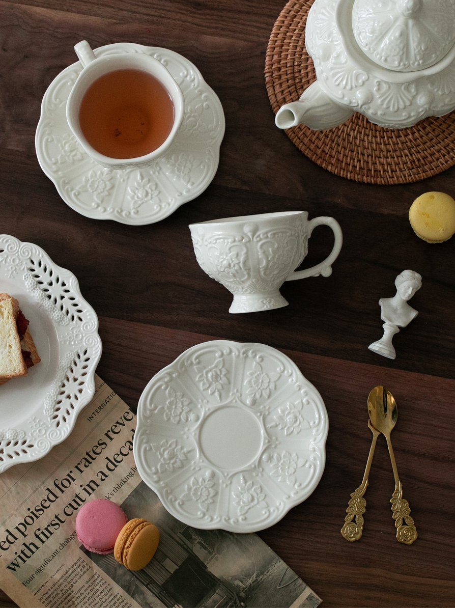 Service à thé en céramique de Style européen, Pot de palais de fleur de papillon en Relief français, tasse à thé noire, tasse et assiette de thé de l'après-midi