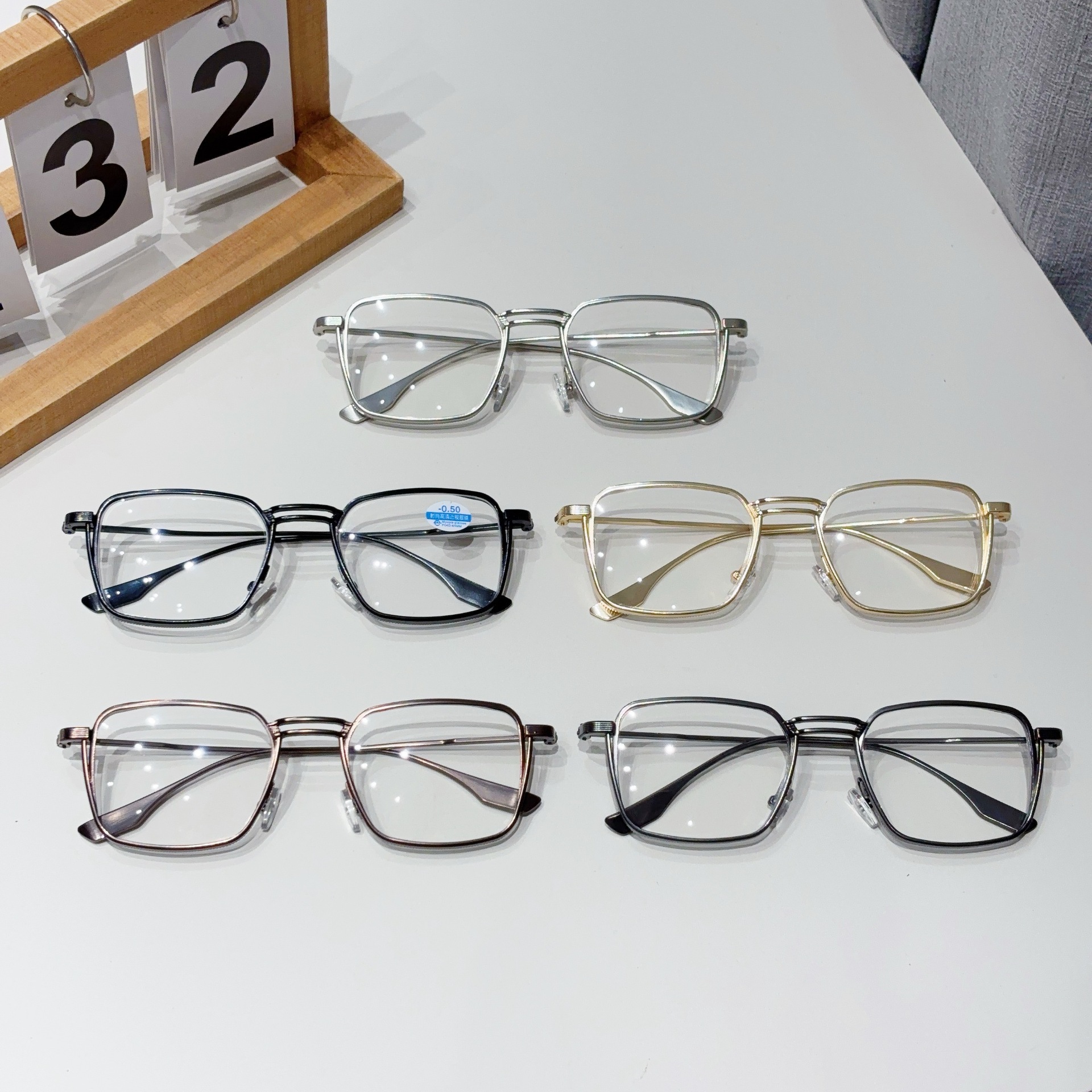 Lunettes pour homme, montures optiques carrées en métal vintage avec verres transparents, verres anti-lumière bleue, design de luxe