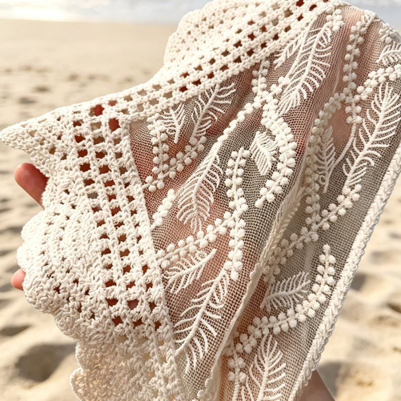 Foulard triangulaire en crochet fait main style coréen, broderie fraise et cerise, bandeau à nouer, écharpe tricotée ajourée pour femme