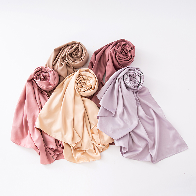 Foulards longs en satin polyester pour femmes, écharpes unies bon marché, châle doux pour femmes malaisiennes, hijab musulman, sensation 256, grande remise