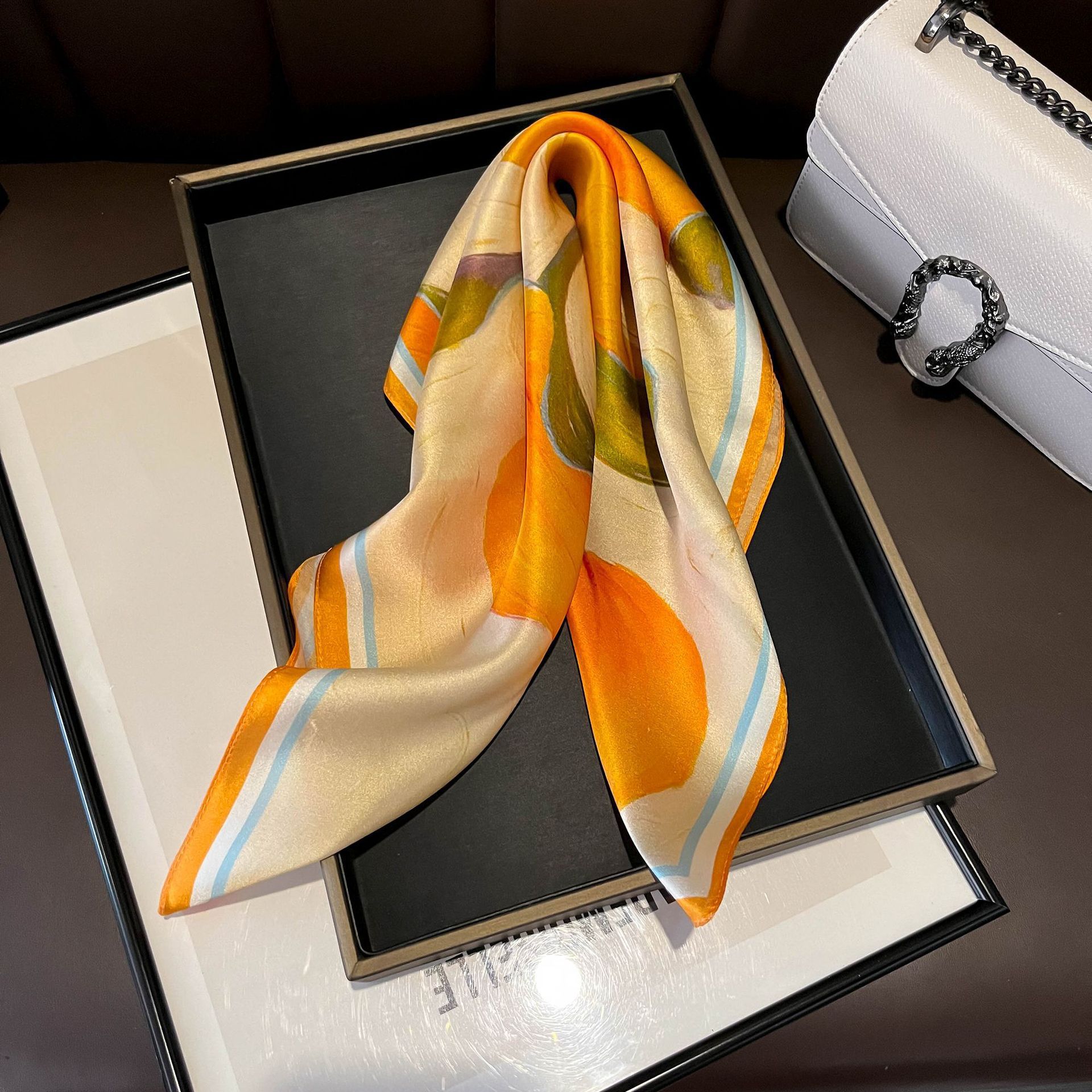Foulard en soie véritable de mûrier pour femmes, 53cm, foulard de luxe, marque de peinture à l'huile, Style chinois et de peinture, printemps-automne, 100%