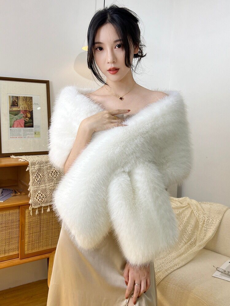 2025 élégant fausse fourrure de renard châle femmes écharpe col hiver chaud Cape mariage solide Pashmina peluche enveloppement de luxe