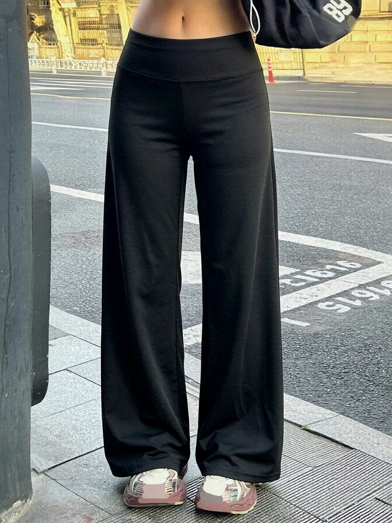 Pantalon de sport pour femme, coupe droite, doux, respirant, léger, couleur unie, coupe ample, idéal pour les activités de plein air, le streetwear décontracté, le yoga et le jogging.