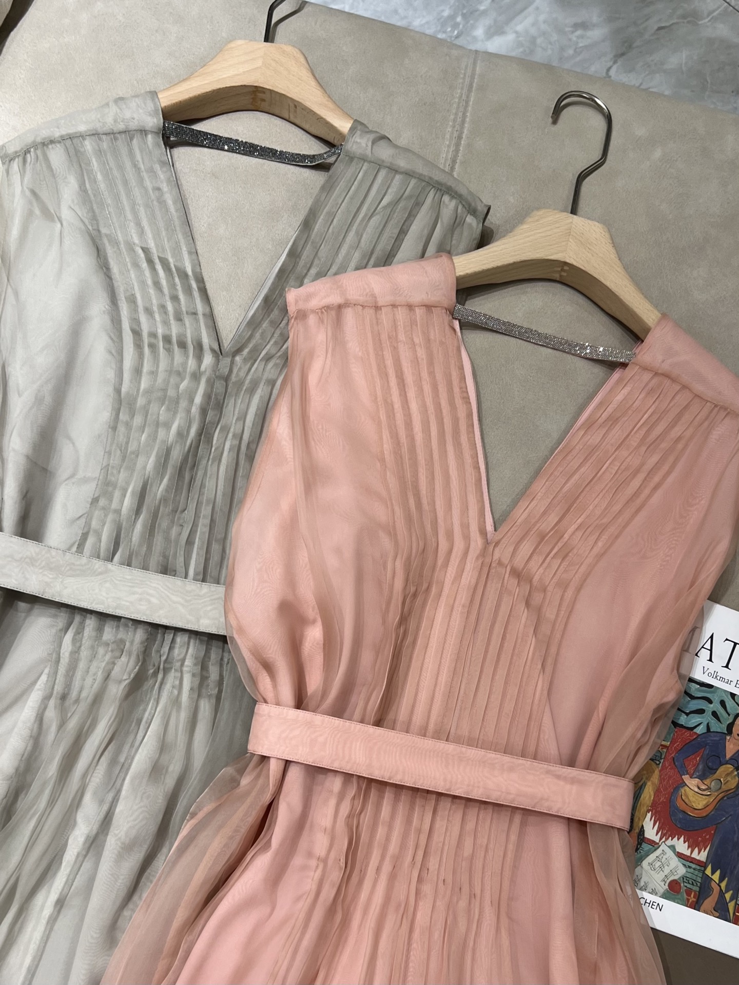 Robe d'été en soie de mûrier avec ceinture, sans manches, ornée de perles, coupe droite