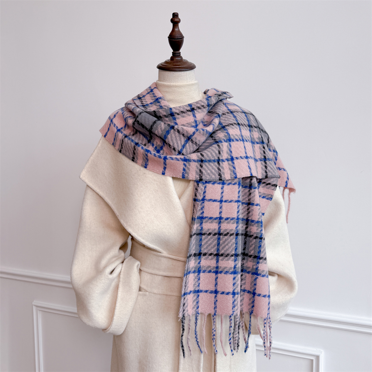 Hiver chaud femmes écharpe épais glands châles Pashmina Plaid rayure concepteur foulard cachemire dame en plein air de luxe résistant au froid