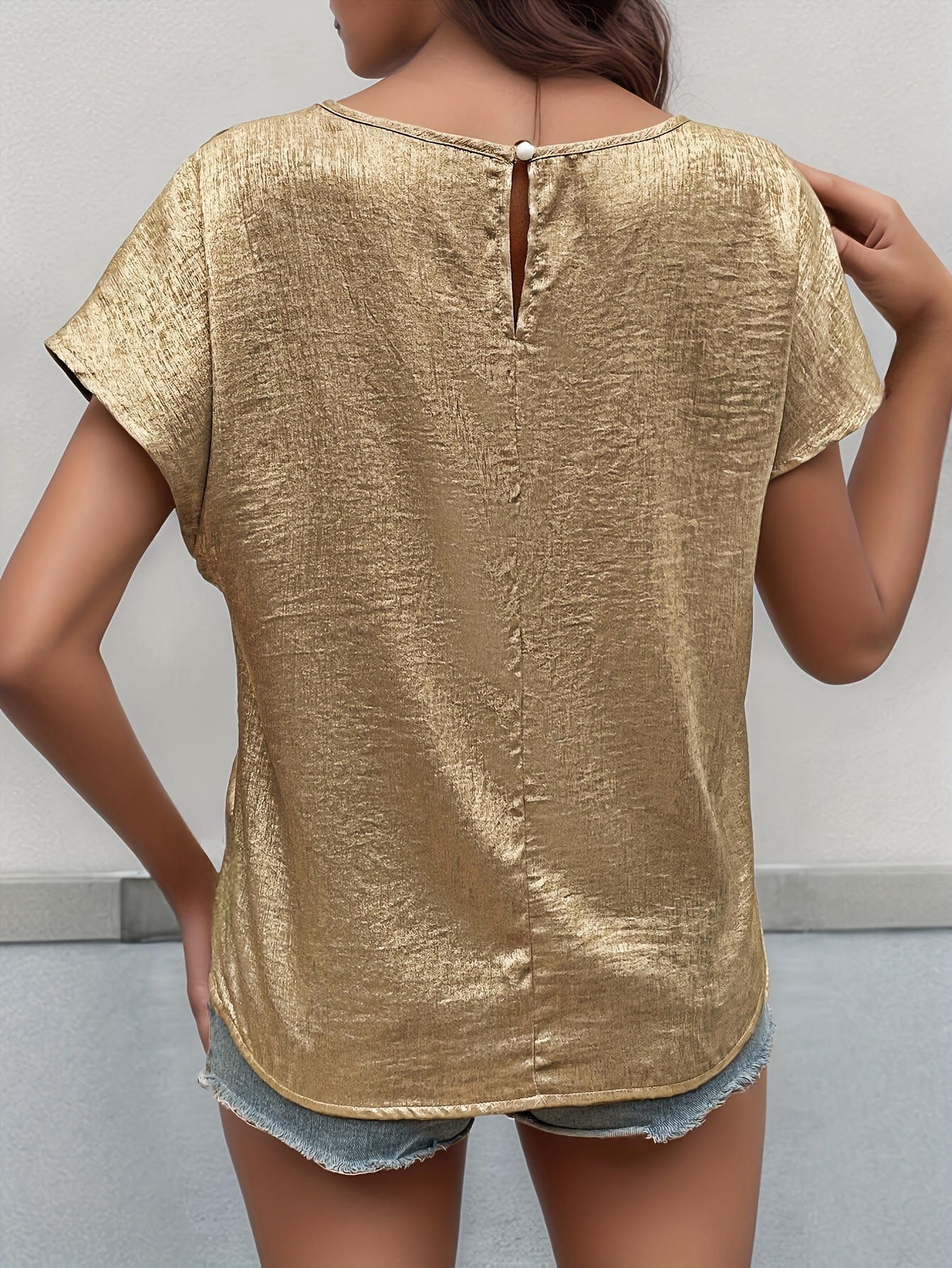 Chemisier élégant doré à col rond pour femme – Tendance, confortable et stylé