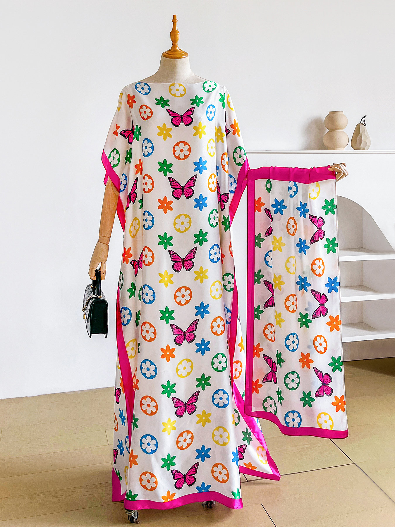 Ensemble abaya et foulard en satin à imprimé floral papillon coloré, kaftan maxi ample à manches chauve-souris pour femmes musulmanes, idéal pour les vacances, la plage et le quotidien