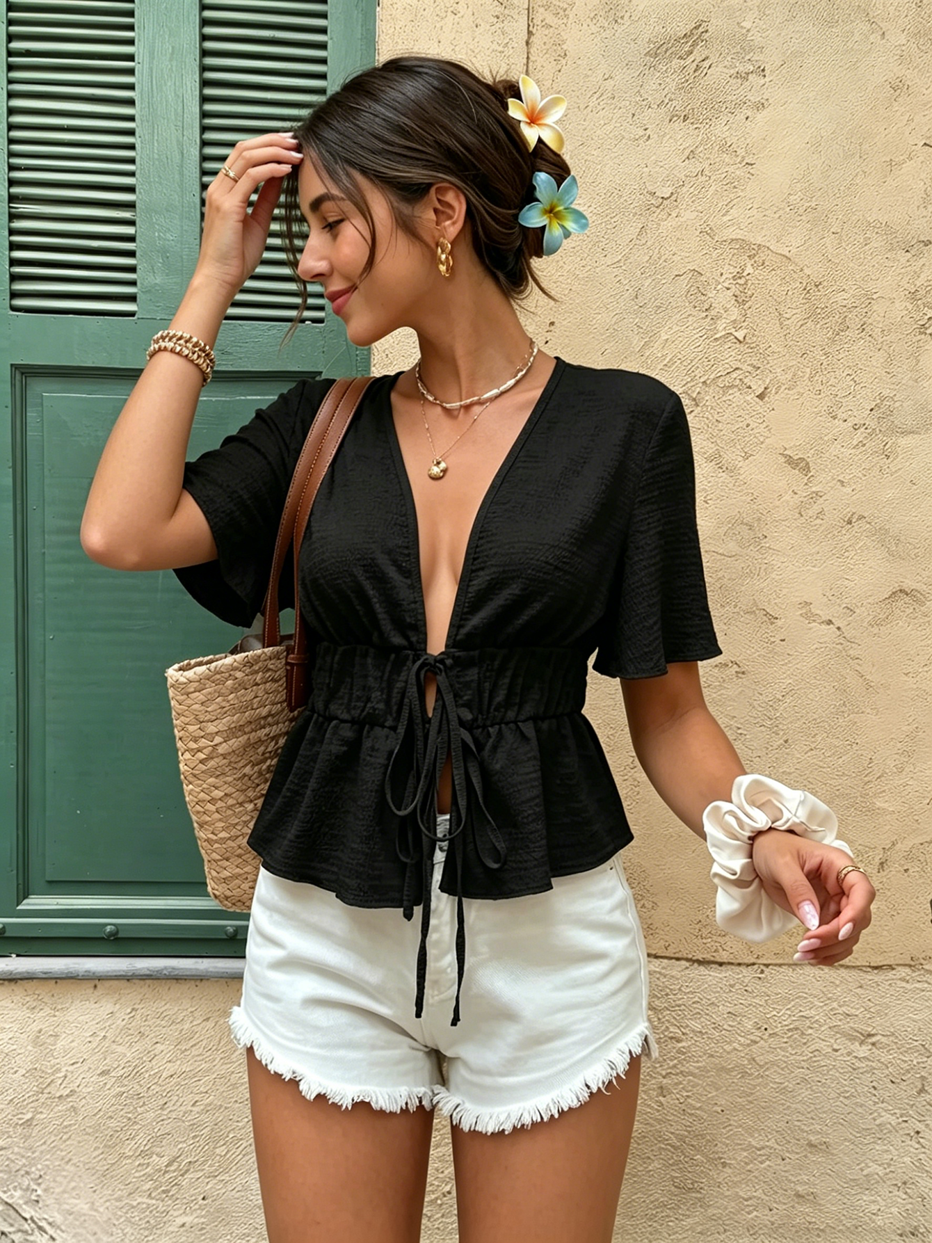 Chemisier pour femme à col en V, manches courtes évasées, léger, texturé, avec taille nouée et basque, style décontracté bohème, idéal pour l'été, les vacances et les brunches