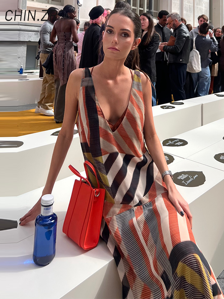 Robe longue décontractée pour femme, imprimée patchwork, coupe ample, ourlet irrégulier, sans manches, collection Printemps-Été 2026, idéale pour les vacances