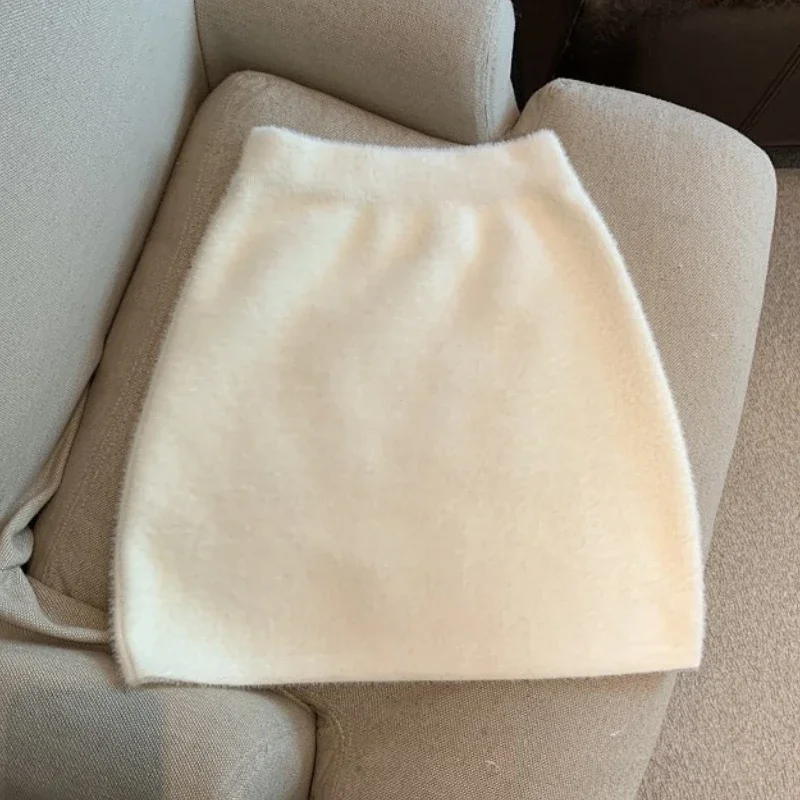 Taille élastique mince femmes jupe courte Sexy élégant tout-Match basique Mini jupe hiver doux décontracté tricot Imitation vison fourrure jupe