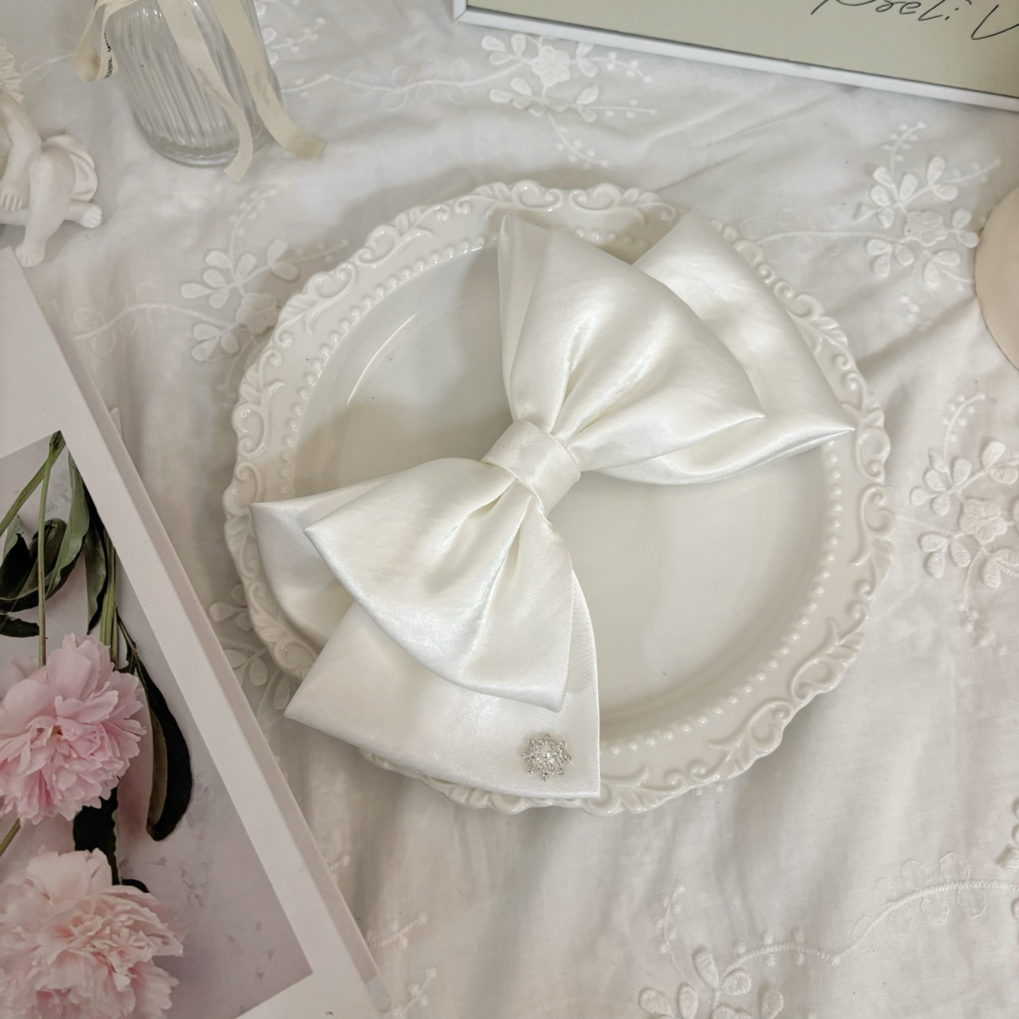 Élégante Pince à Cheveux en Satin avec Grand Nœud, Clip à Ressort, Accessoire Cheveux Blanc pour Femme, Coiffe Style Princesse