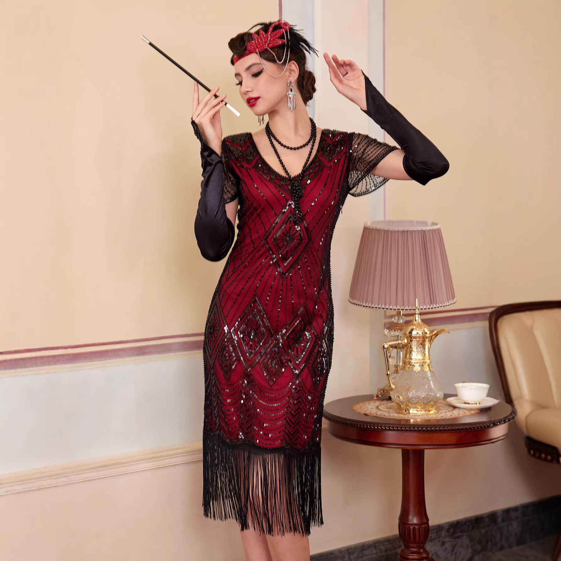 Robe de soirée Charleston des années 20 pour femme, bordeaux, col en V, sequins et franges, costume style Great Gatsby, robe de bal Art Déco des années 1920
