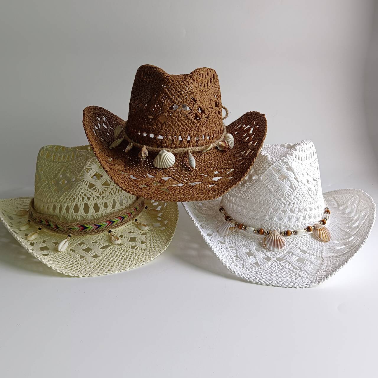 Chapeau de soleil bohème d'été en paille avec perles en bois et coquillages, style western pour femmes et hommes, chapeau de cowboy