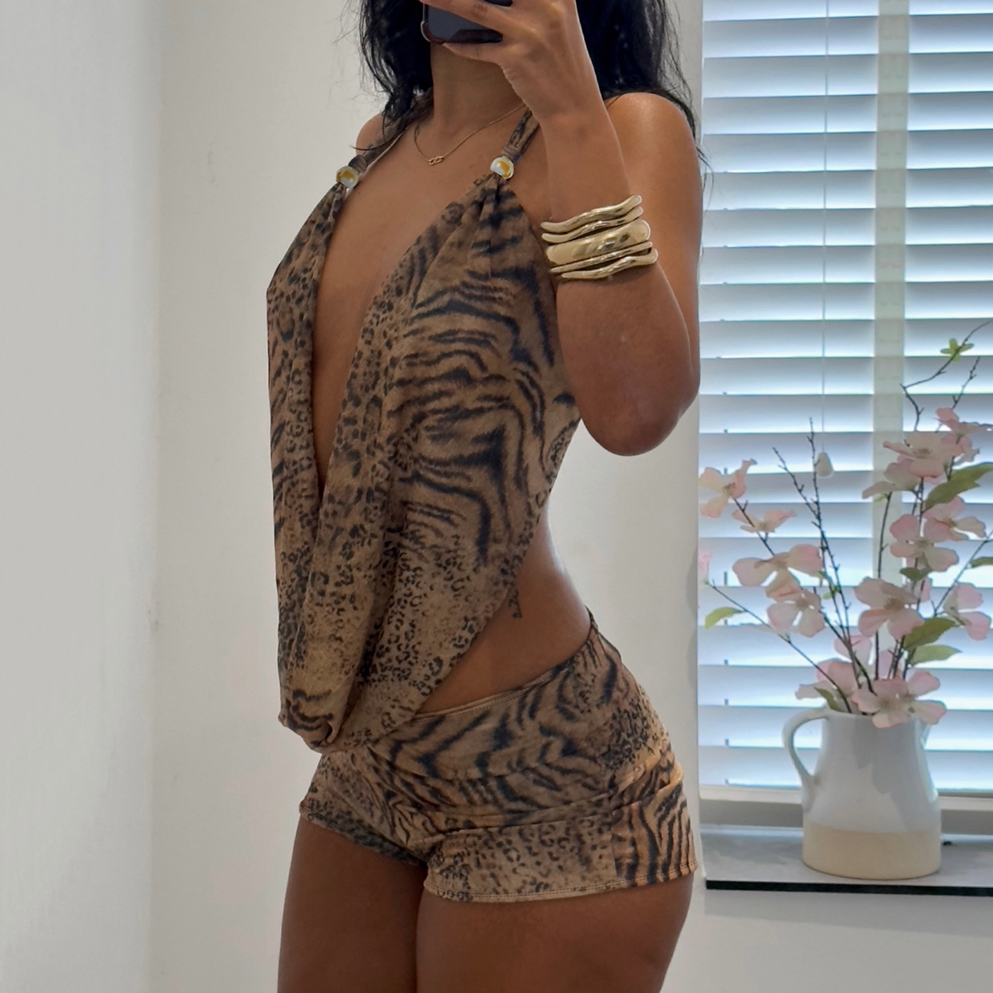 Ensemble 2 pièces pour femme SUCHCUTE, imprimé léopard, haut court dos nu à col en V profond et short taille basse, vêtements d'été sexy 2 pièces