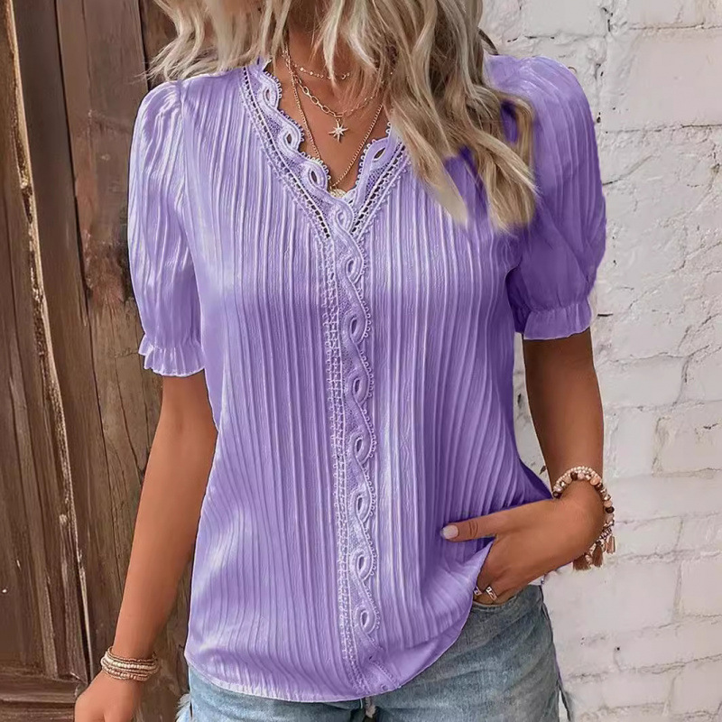 Chemisier en mousseline uni pour femme, col en V, manches courtes, coupe ample, avec détails en dentelle, style simple et élégant, idéal pour l'été et le style urbain