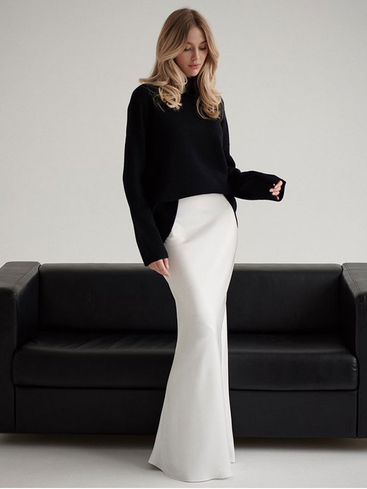 Élégante jupe longue en satin blanc pour femmes, taille haute, coupe ajustée, style queue de poisson, jupe maxi 2026, nouvelle collection décontractée pour le quotidien, le travail et le bureau.