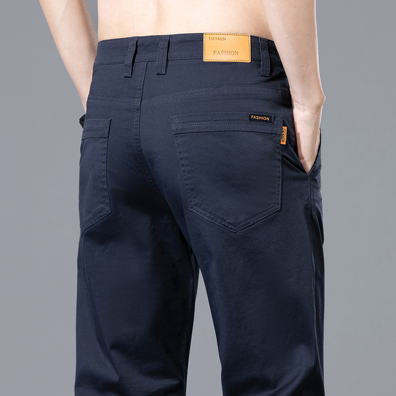 Pantalon droit en coton extensible pour homme, style décontracté chic, avec patchs lettres classiques, léger, taille mi-haute, collection été 2026