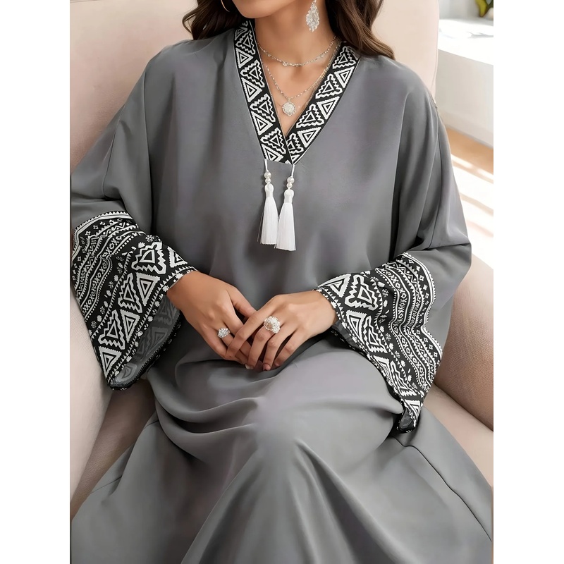 Robe longue décontractée et élégante pour femmes, couleur unie, avec détails en franges, style robe musulmane du Moyen-Orient