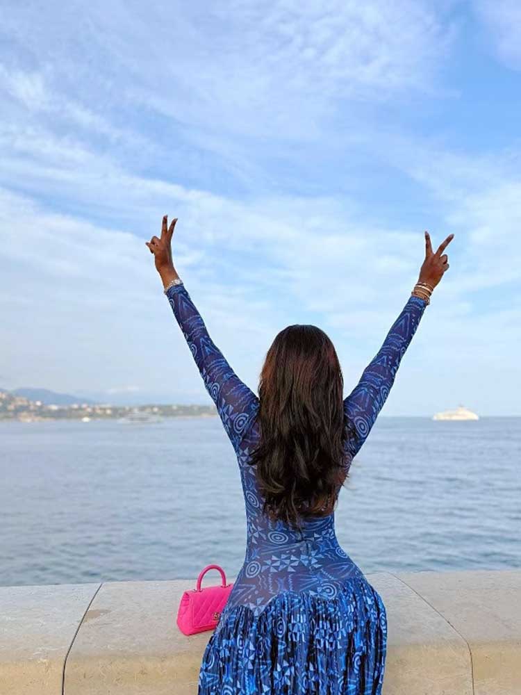 Robe bleu Royal pour femmes, col roulé, taille haute, transparente, légère, longue, avec manches, Streetwear, robe Maxi plissée