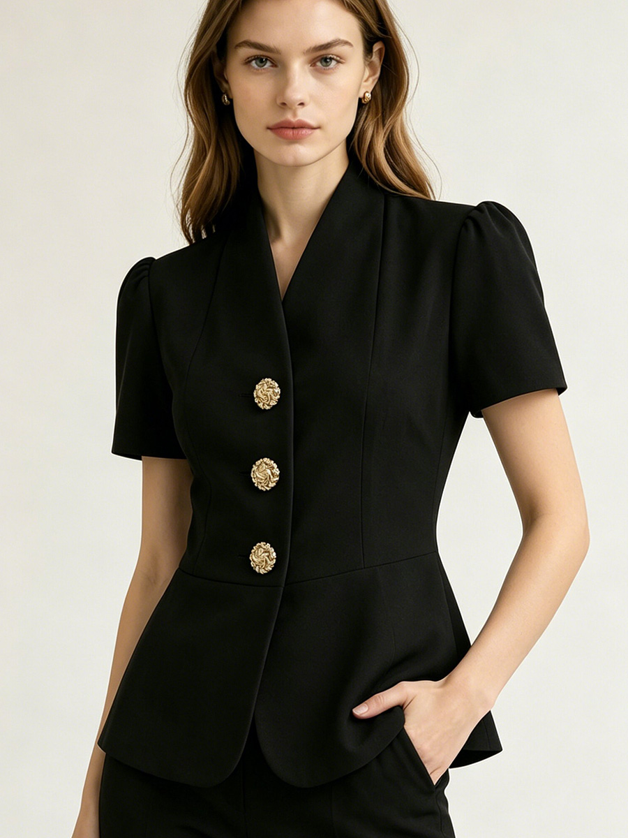 Chemise LIMO avec boutons dorés, manches bouffantes et coupe ajustée pour un style chic au bureau.