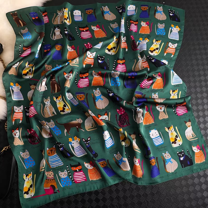 Marque de luxe 2025 nouvelle mode été soie carré Foulard femmes chat P Satin cou cheveux cravate bande plage Hijab tête femme Foulard