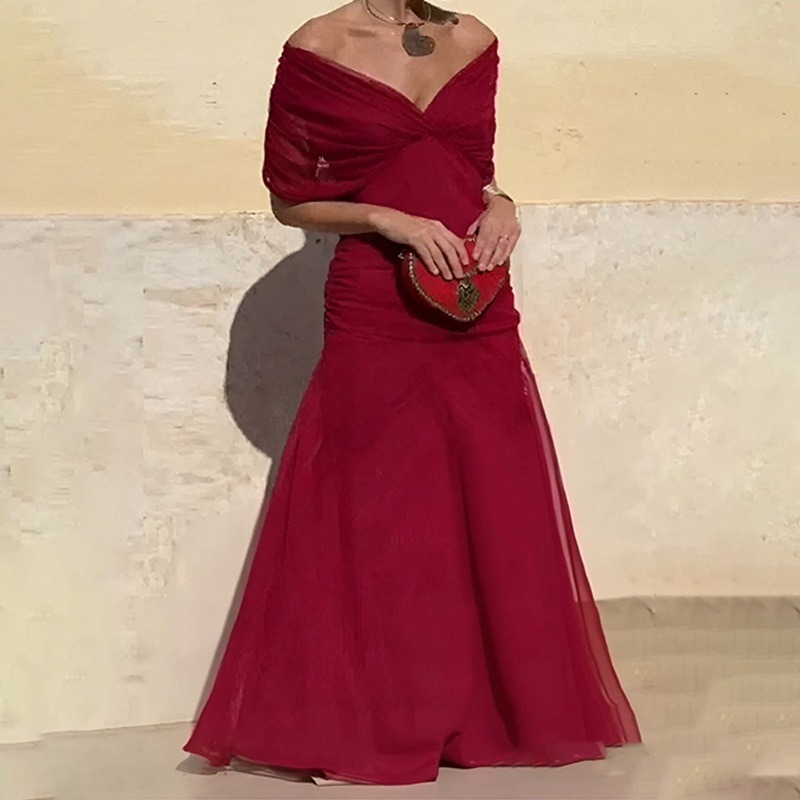 Robe Camisole Femme Chic à Col V en Mousseline Imprimé Floral, Nouvelle Collection Automne 2026, Élégante, Épaules Dénudées, Ourlet Fluide, Idéale pour les Vacances et les Fêtes, Longueur Midi