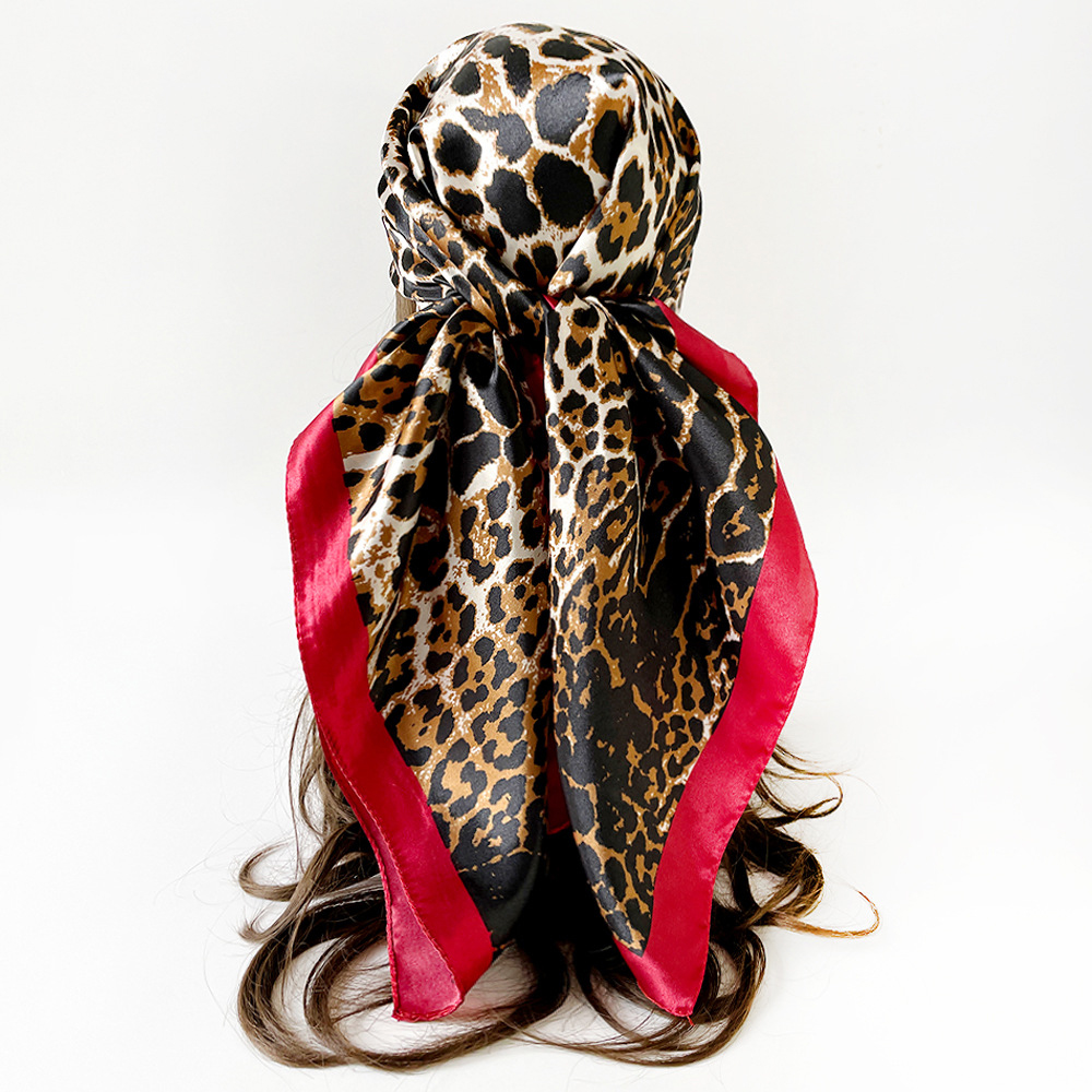 1 pièce – Foulard carré en soie imprimé léopard pour femme, 90*90cm, en tissu doux et lisse, idéal pour le quotidien, accessoire élégant de protection solaire