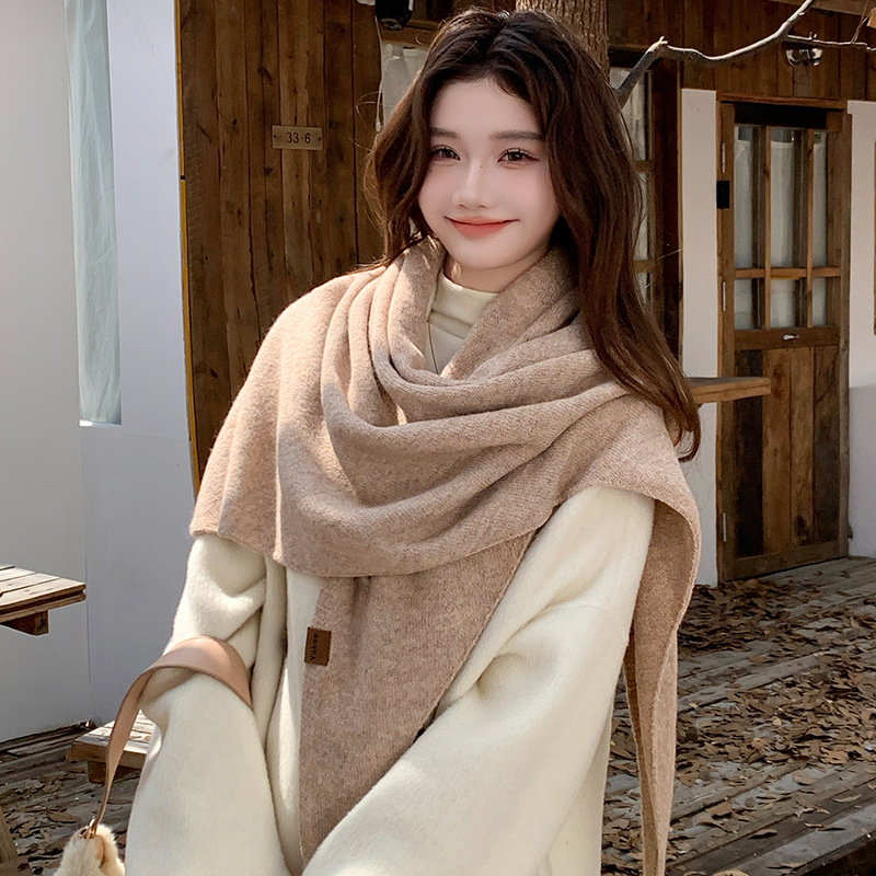 Châle triangulaire tricoté uni, écharpe tendance, cape d'épaule chaude en laine mélangée pour l'automne et l'hiver