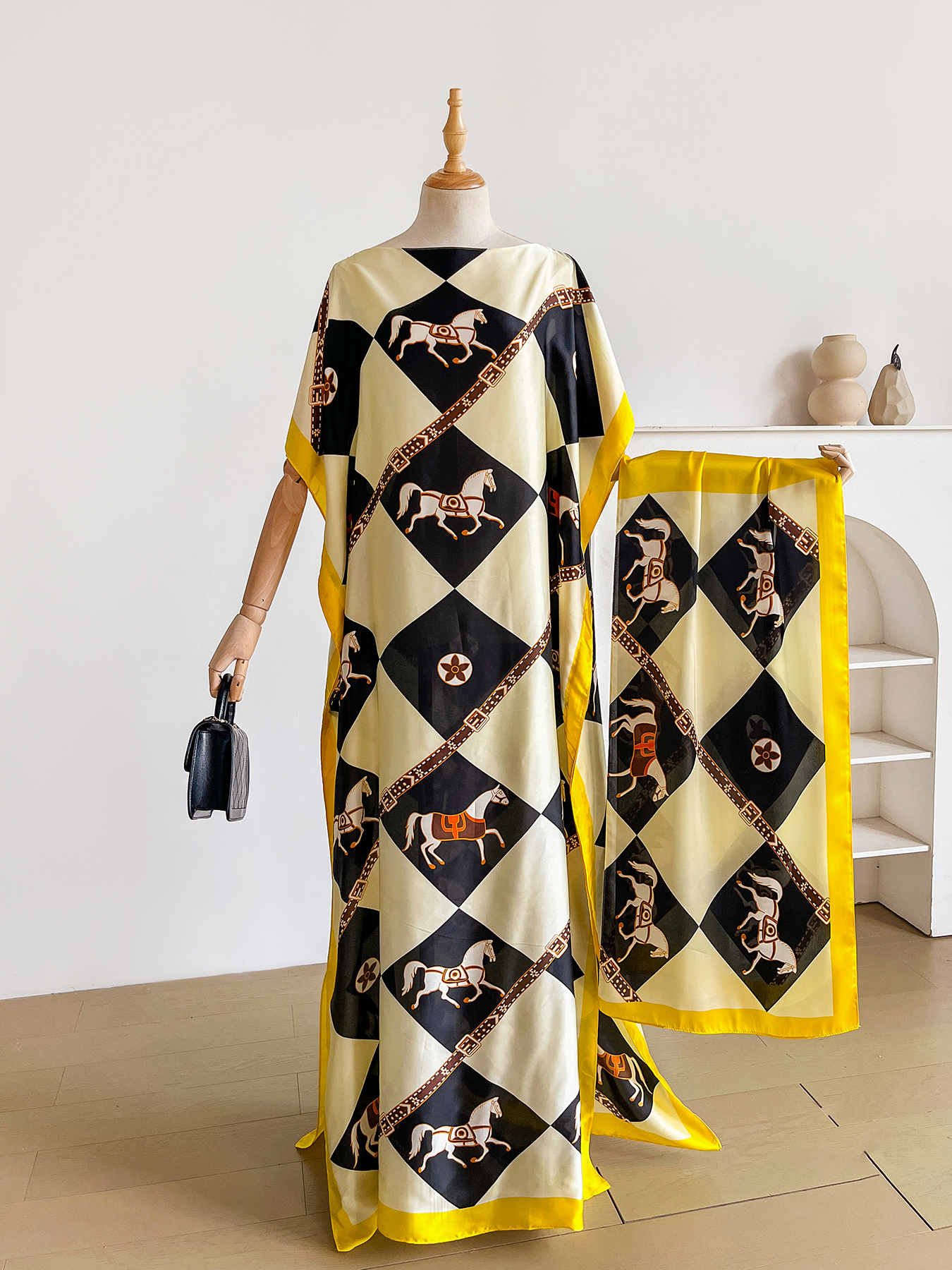 Ensemble Abaya en satin de soie imprimé cheval de luxe avec hijab assorti, robe maxi kaftan ample à manches chauve-souris pour femmes musulmanes africaines