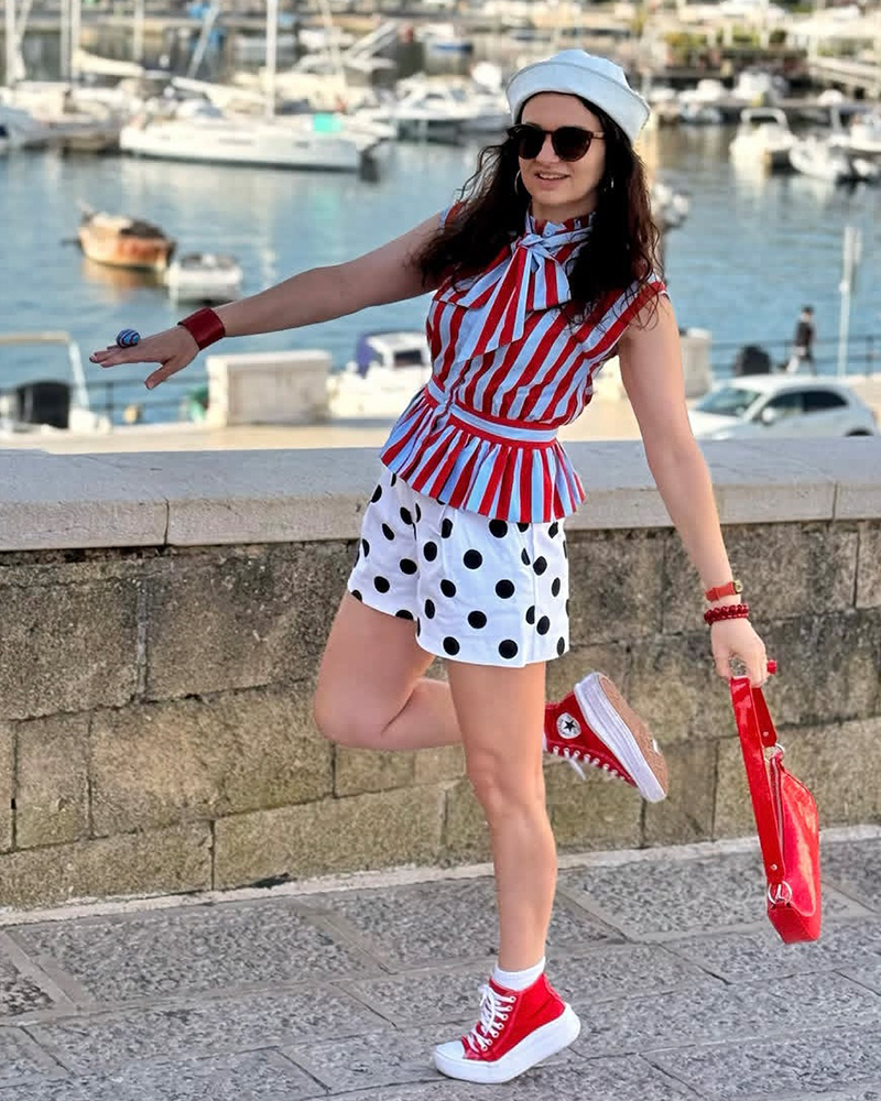Chemisier Femme 2026 Nouvelle Collection Été – Chemise Rayée Sans Manches Ajustée à Nœud Papillon pour Femme – Élégance et Personnalité Chic