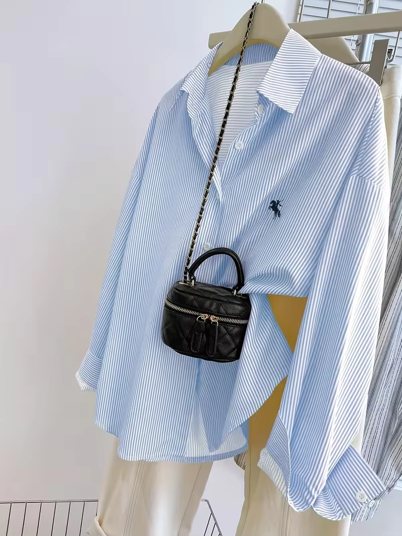 Chemisier à manches longues pour femmes, chemise décontractée à manches longues avec imprimé rayé et boutonnage frontal.