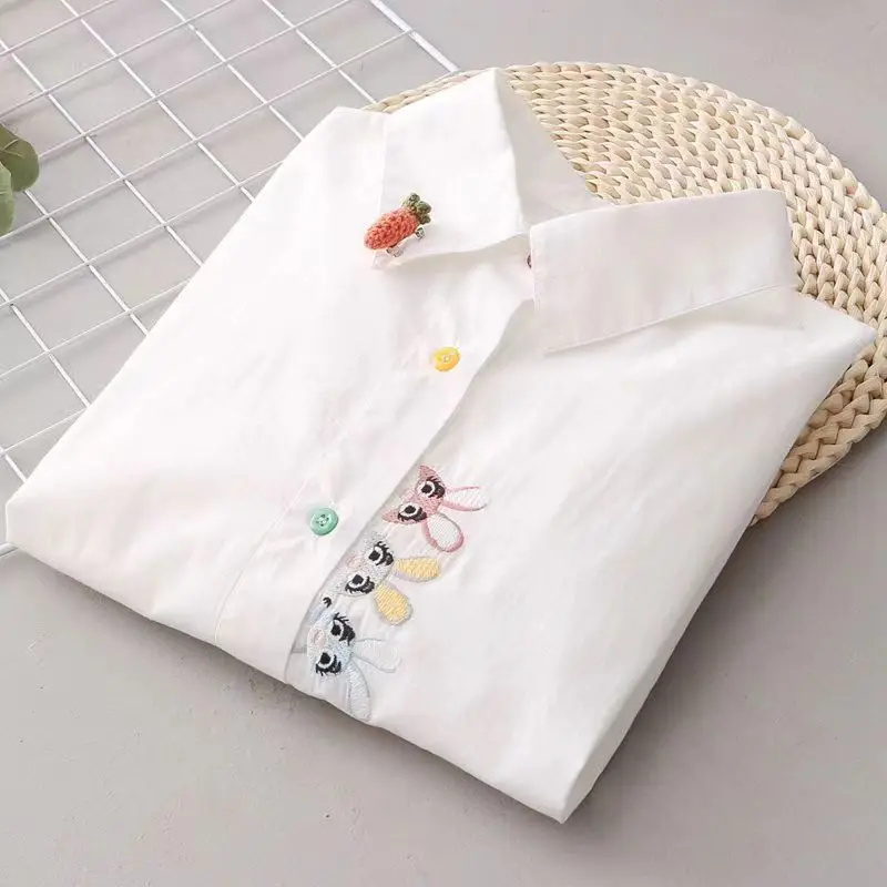 Femmes printemps automne Style Blouses chemises dame décontracté à manches longues col rabattu dessin animé broderie haut Blouse