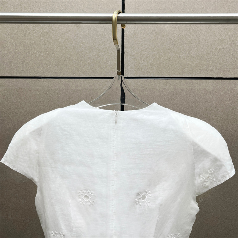 Robes décontractées pour femmes Nouvelle robe mini brodée de fleurs pour l'été 2026 Robe courte en mélange de ramie à col rond style Y2K pour les vacances