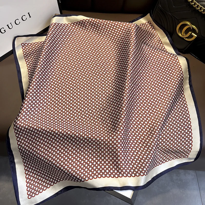 Foulards en soie 100% pour femmes, nouvelle mode d'automne 2023, foulard anti-poussière, serviette carrée de protection solaire populaire, châle de luxe imprimé léopard