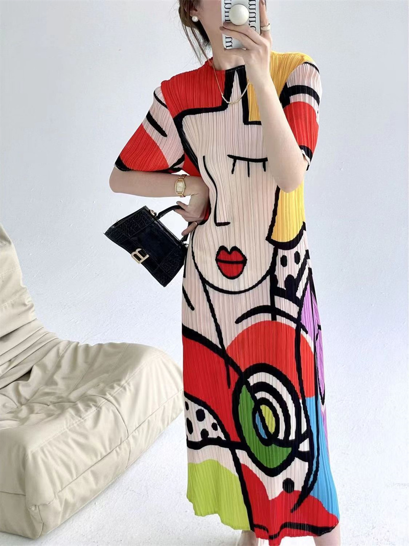 Robes longues femmes robes printemps et été nouveau dessin animé impression à manches courtes tempérament mode robe longue ample femme