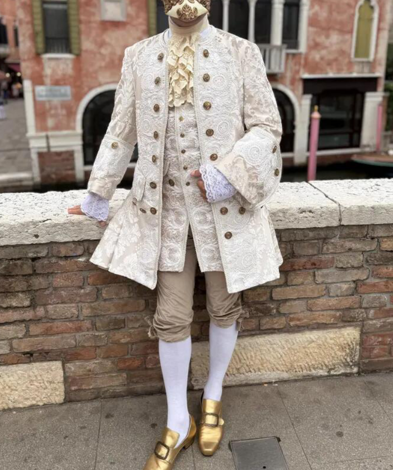 Costume de prince britannique de la fin du XVIIIe siècle, style Marie-Antoinette, pour homme noble, victorien, rococo, baroque, tenue de cour luxueuse