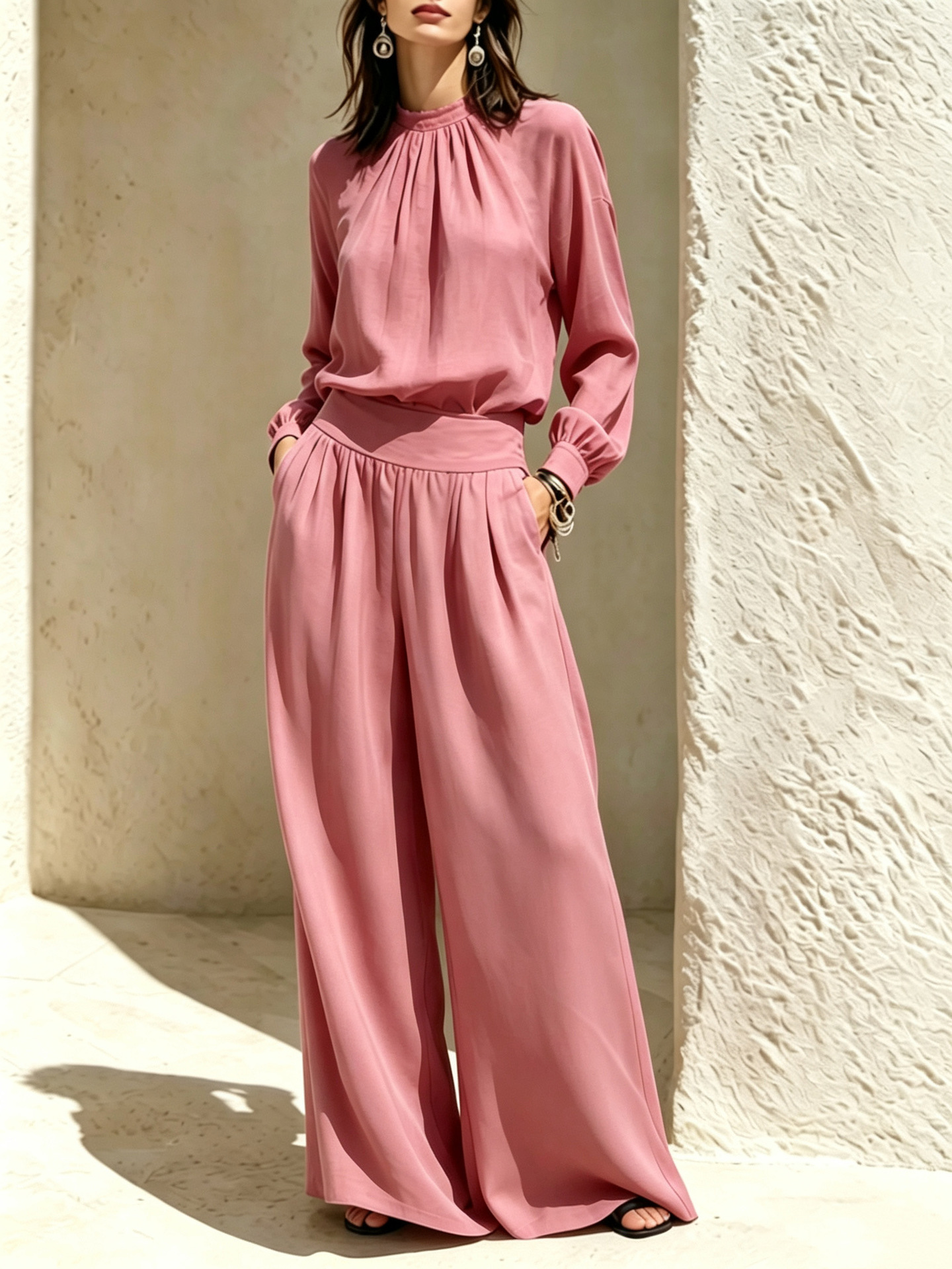 Nouvelle collection automne 2026 européenne et américaine : Ensemble décontracté et haut de gamme à col montant, comprenant un chemisier ample et un pantalon à jambes larges pour femmes.