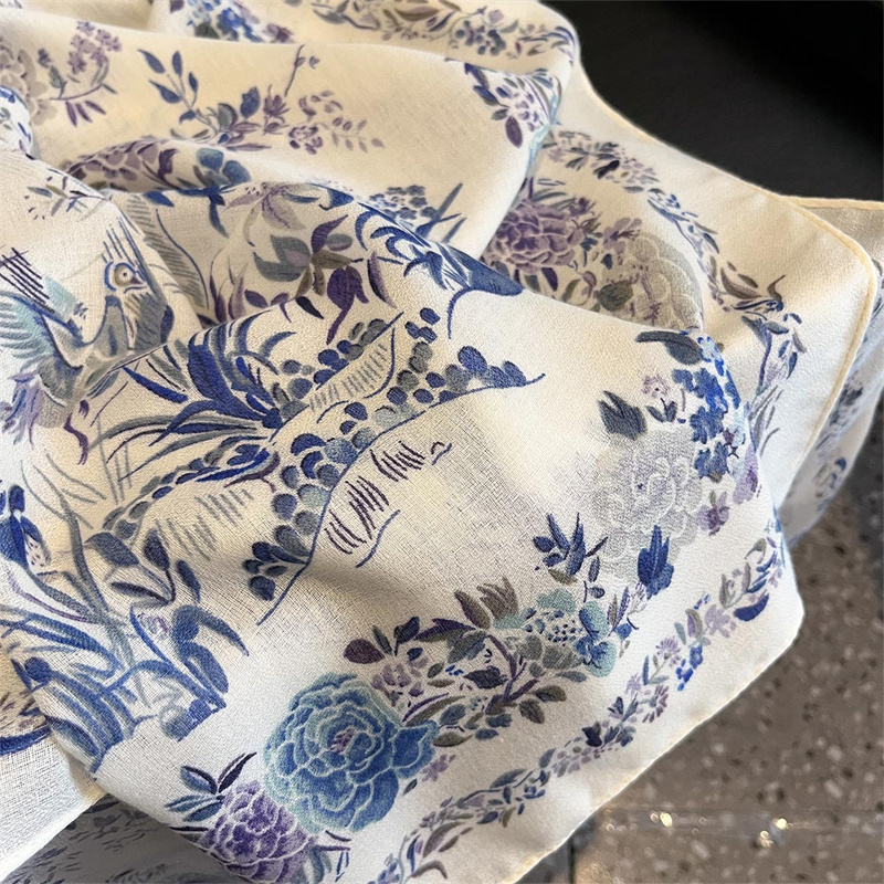 Foulard en coton pour femmes, châles et enveloppes Hijab de plage, marque de luxe, fleur, Bandana de styliste, nouvelle collection printemps 2024