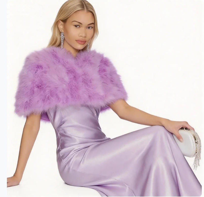 Capelet en Plumes d'Autruche Marabout Lavande Véritable pour Femme – Écharpe de Soirée Élégante pour Mariage et Occasions Spéciales