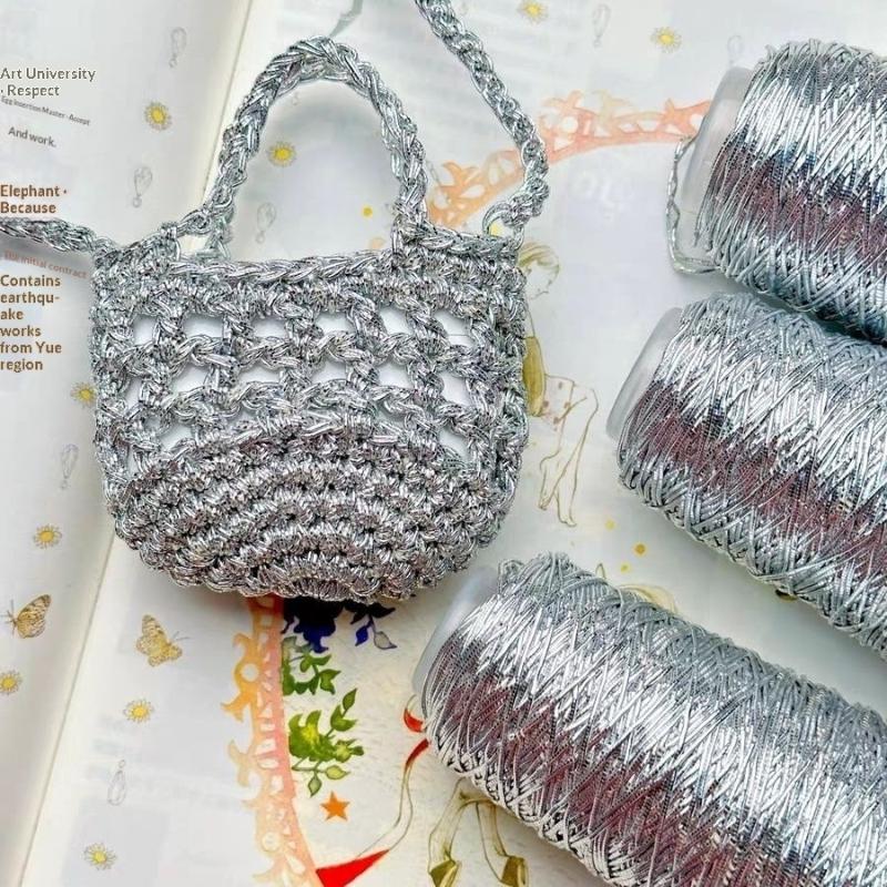 Fil à coudre fin et brillant en soie argentée, 200 mètres/rouleau, idéal pour le crochet et le tricot à la main, parfait pour les cardigans et capes d'été.