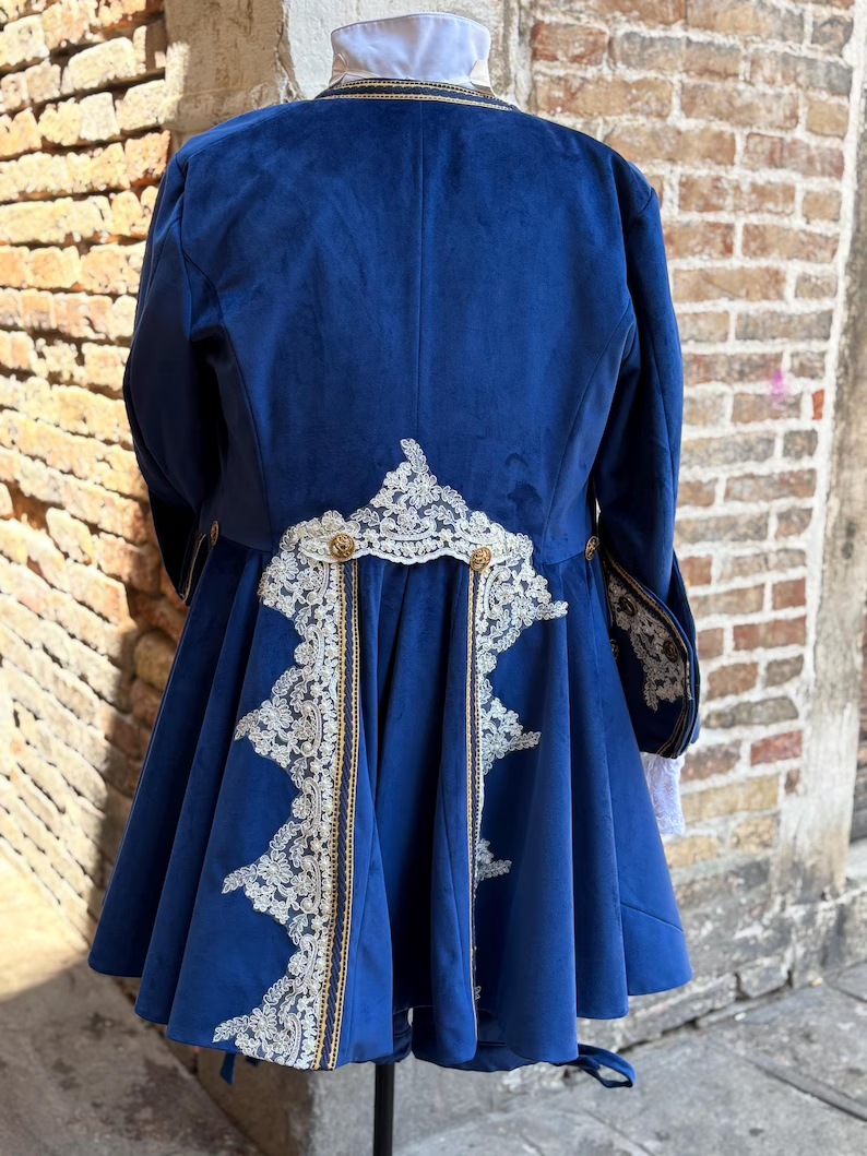 17ème-18ème siècle Louis XIV Era Baroque Rococo mode homme robe de soirée bleue luxueux costume brodé costume de carnaval vénitien