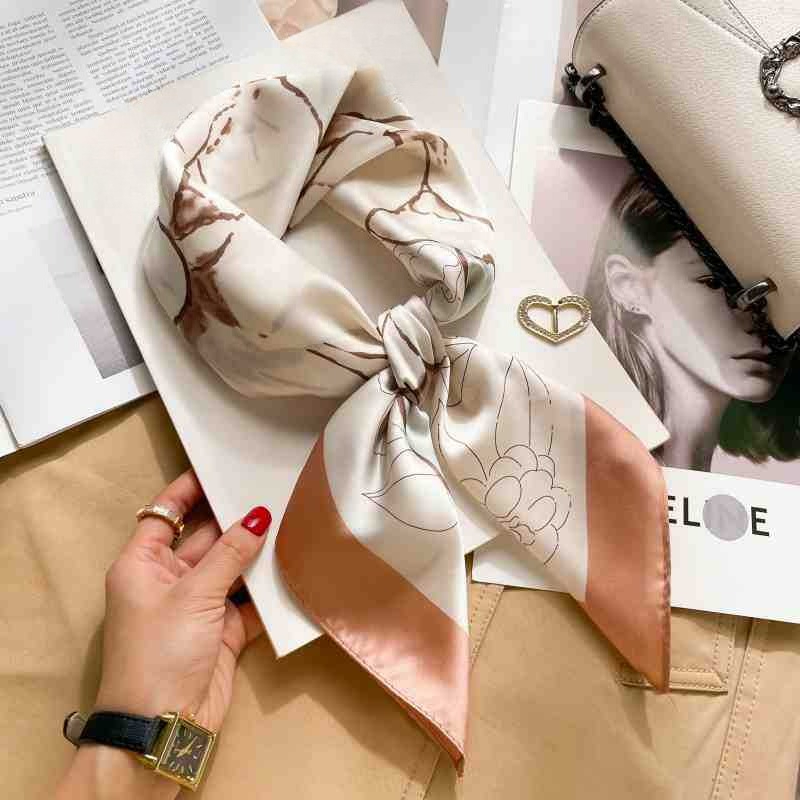 Foulard carré en soie imprimé léopard de 70 cm pour femme, châle en satin, écharpe de mode, bandeau pour cheveux, ruban, bandana