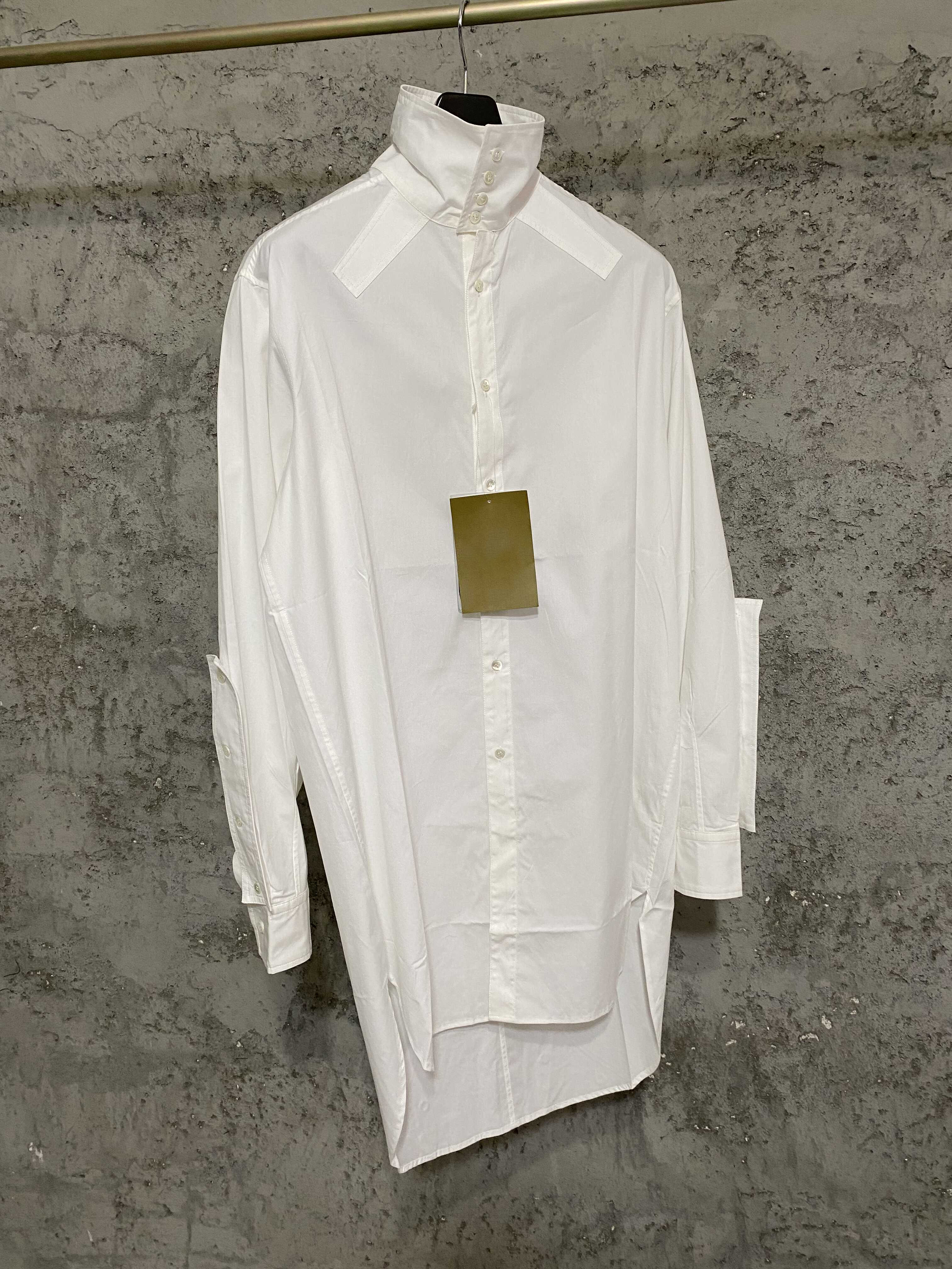 Chemise polyvalente mi-longue blanche à simple boutonnage, devant court et dos long, chemise à manches longues, haut ample