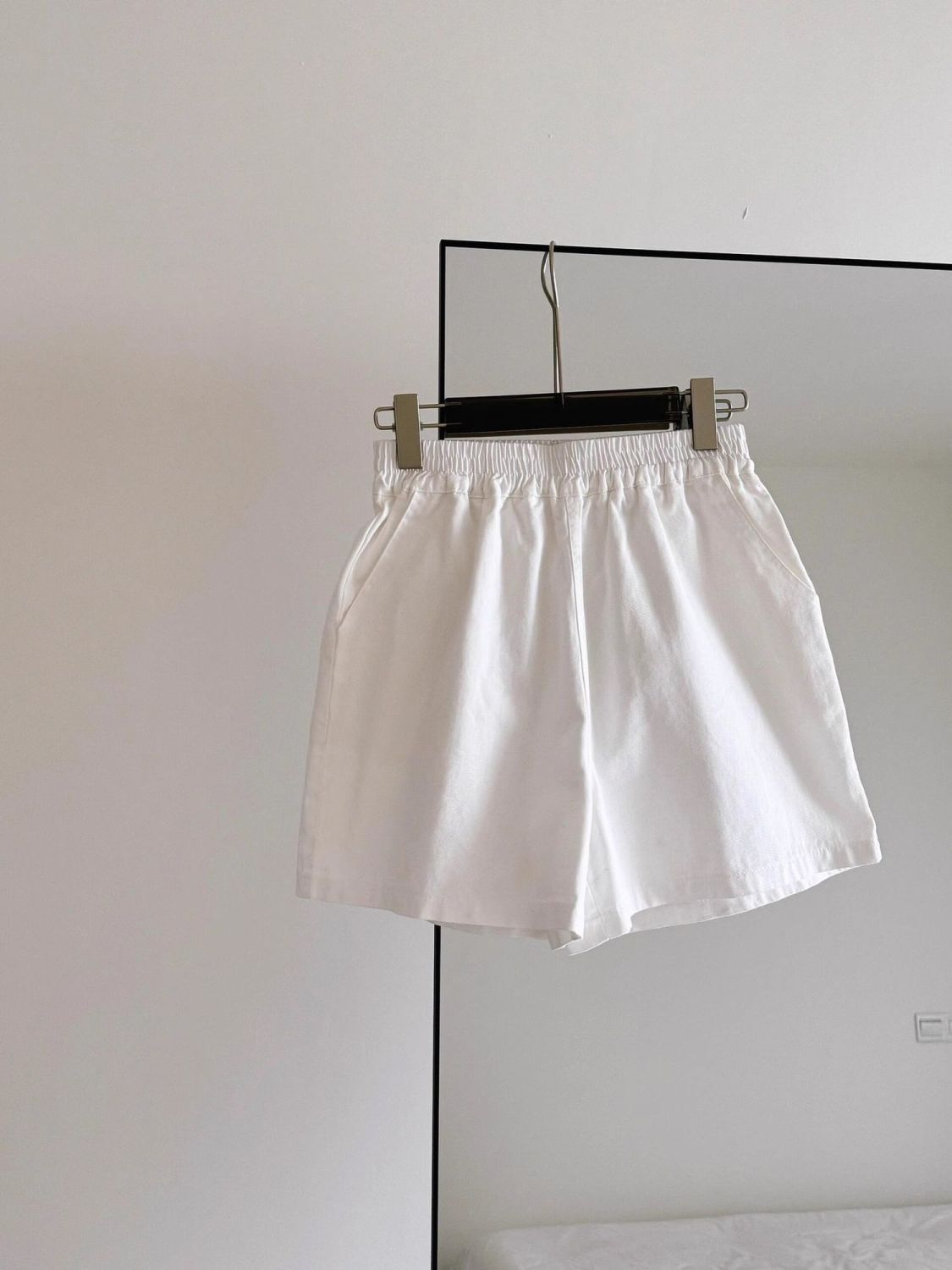 Femmes Shorts blanc Shorts femmes Harajuku élégance taille haute Shorts une ligne mince décontracté fille chaude pantalon droit Sexy Shorts