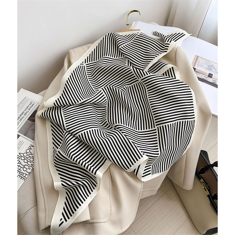 Mode luxe femmes Triangle sergé foulard en soie rayure impression concepteur Long ruban foulards foulard