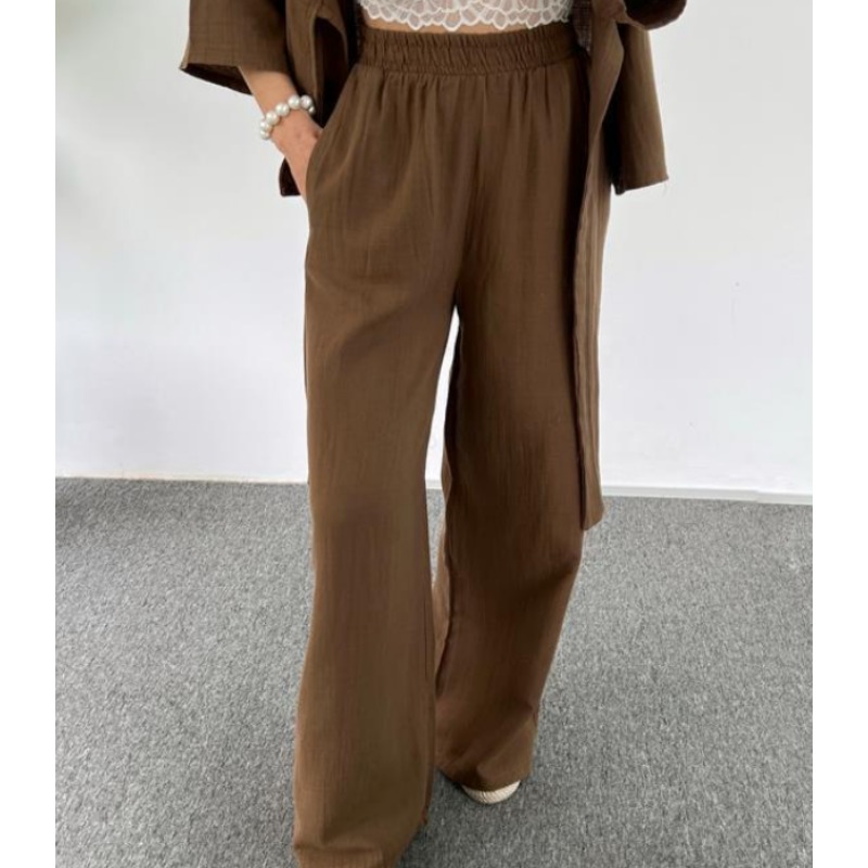 Nouvelle tenue élégante pour femme : costume à col en V qui affine la taille et met en valeur les courbes