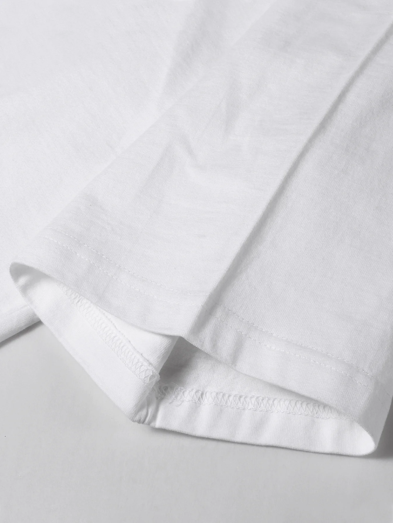 T-Shirt décontracté à manches courtes et col rond pour femme, grande taille, imprimé Floral, noir avec fleurs bleues et blanches, vêtements toutes saisons
