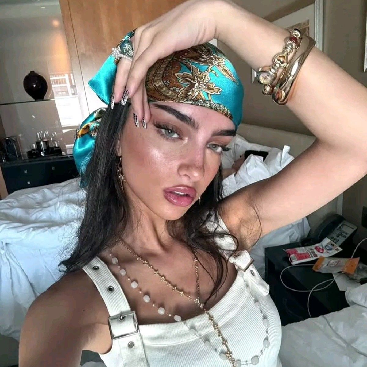 Foulard en Soie Satinée Printemps 2026 pour Femme – Élégant Foulard Floral, Bandana et Bandeau pour Cheveux