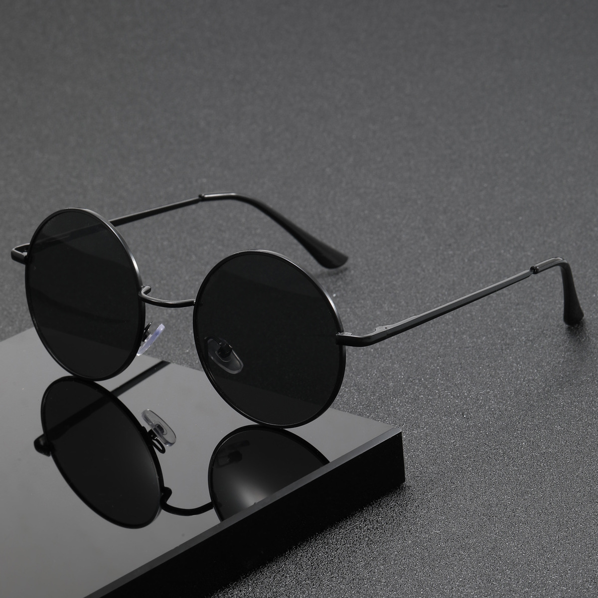 Nouvelles lunettes de soleil rondes pour femmes, design tendance et luxueux, monture en métal, verres UV400, lunettes de soleil classiques vintage pour homme